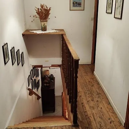 Hotel Retro Wooden House 3*