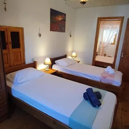 Retro Wooden House 3*