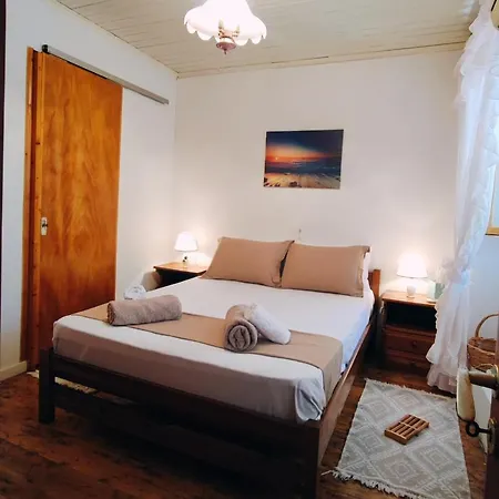 Retro Wooden House Gaios