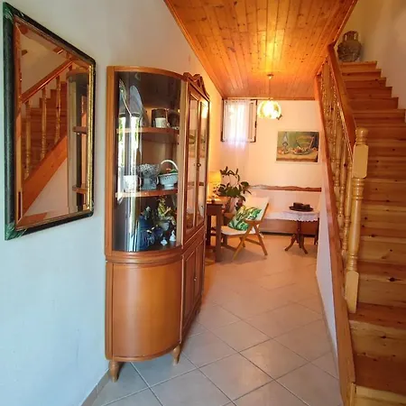 Retro Wooden House Gaios